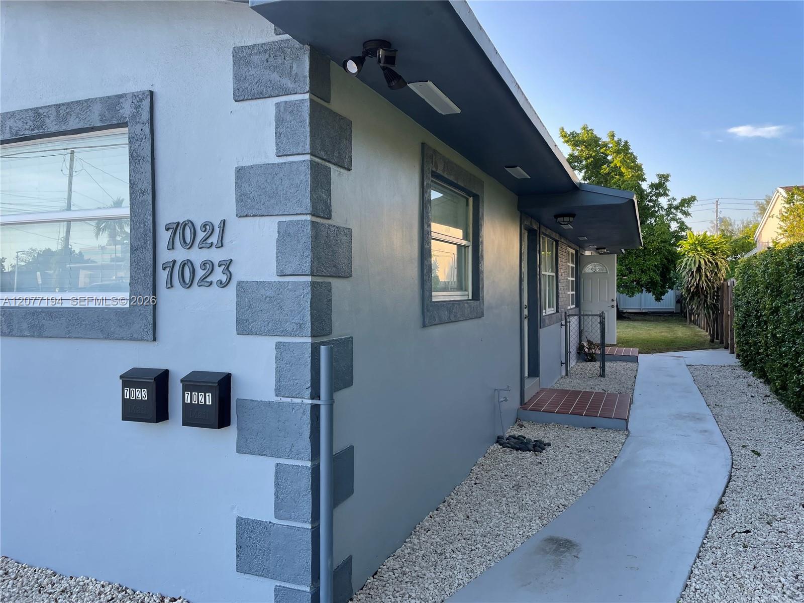 7021 SW 22nd St # 7021 — Photo 2