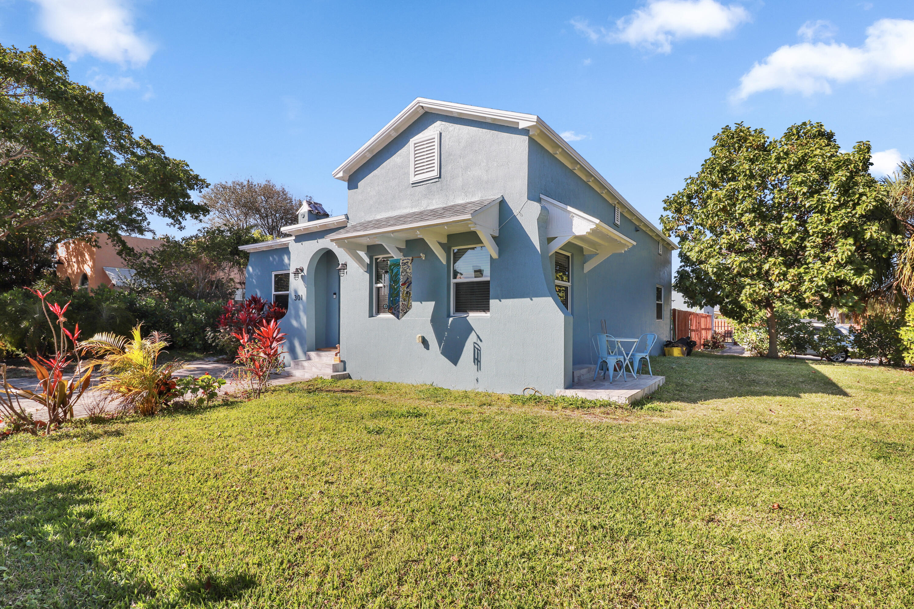301 Hawthorne Drive — Photo 5