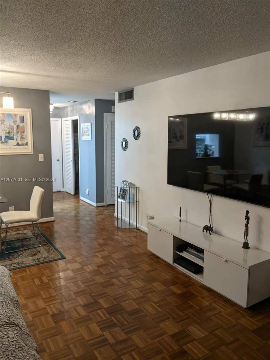 233 NE 14th Ave # 205 — Photo 4