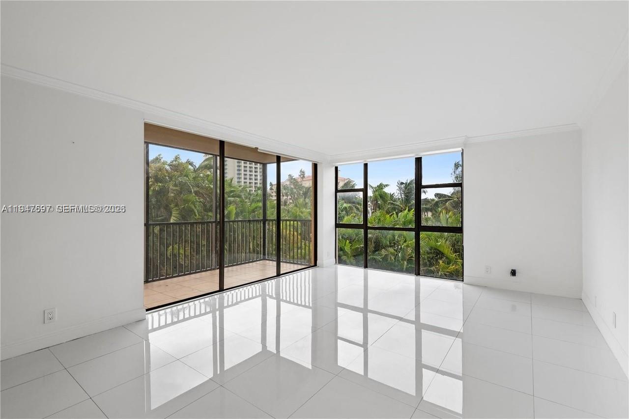 20335 W Country Club Dr # 209, Aventura FL 33180