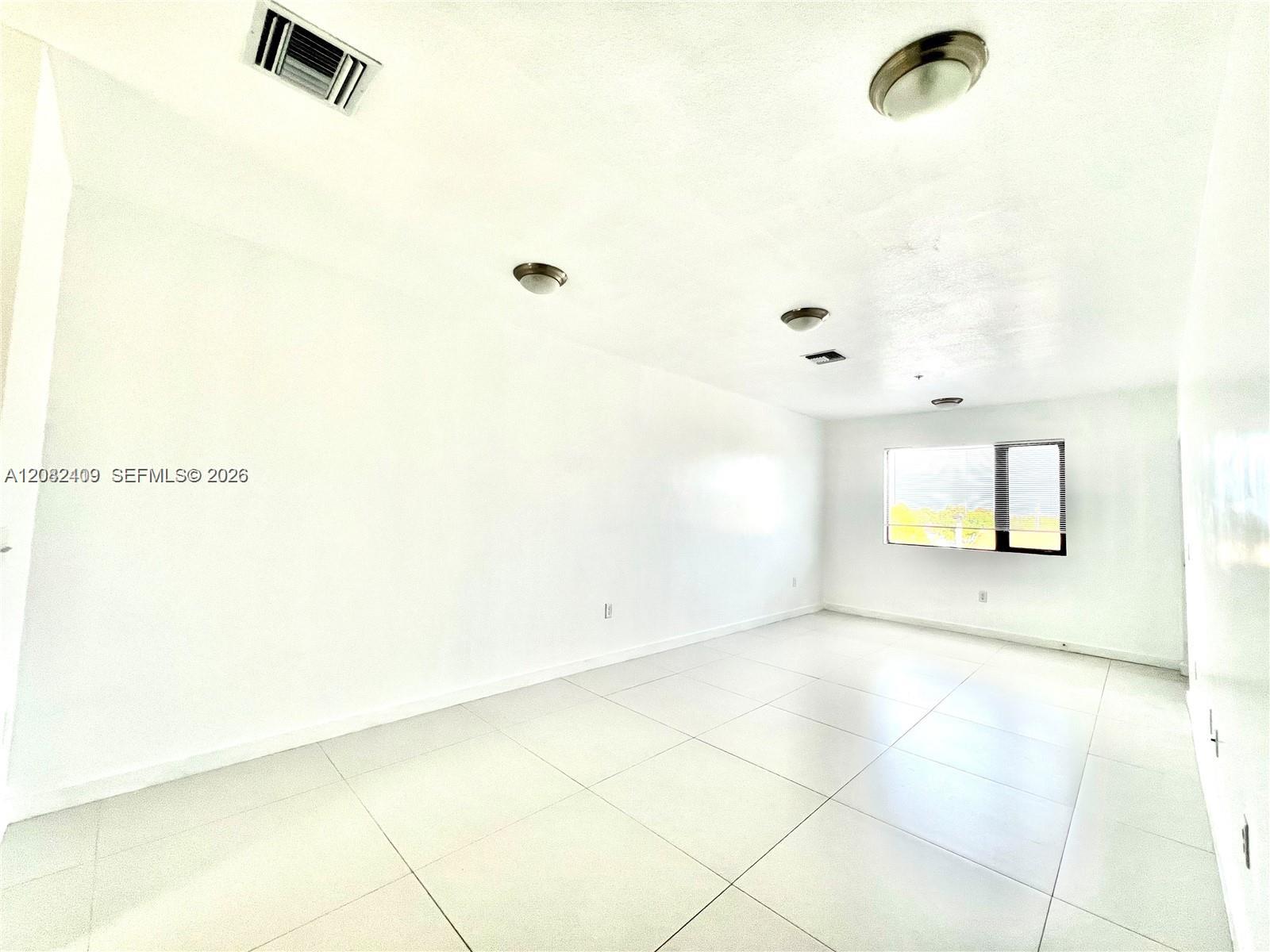 440 E 27th St # 206 — Photo 3
