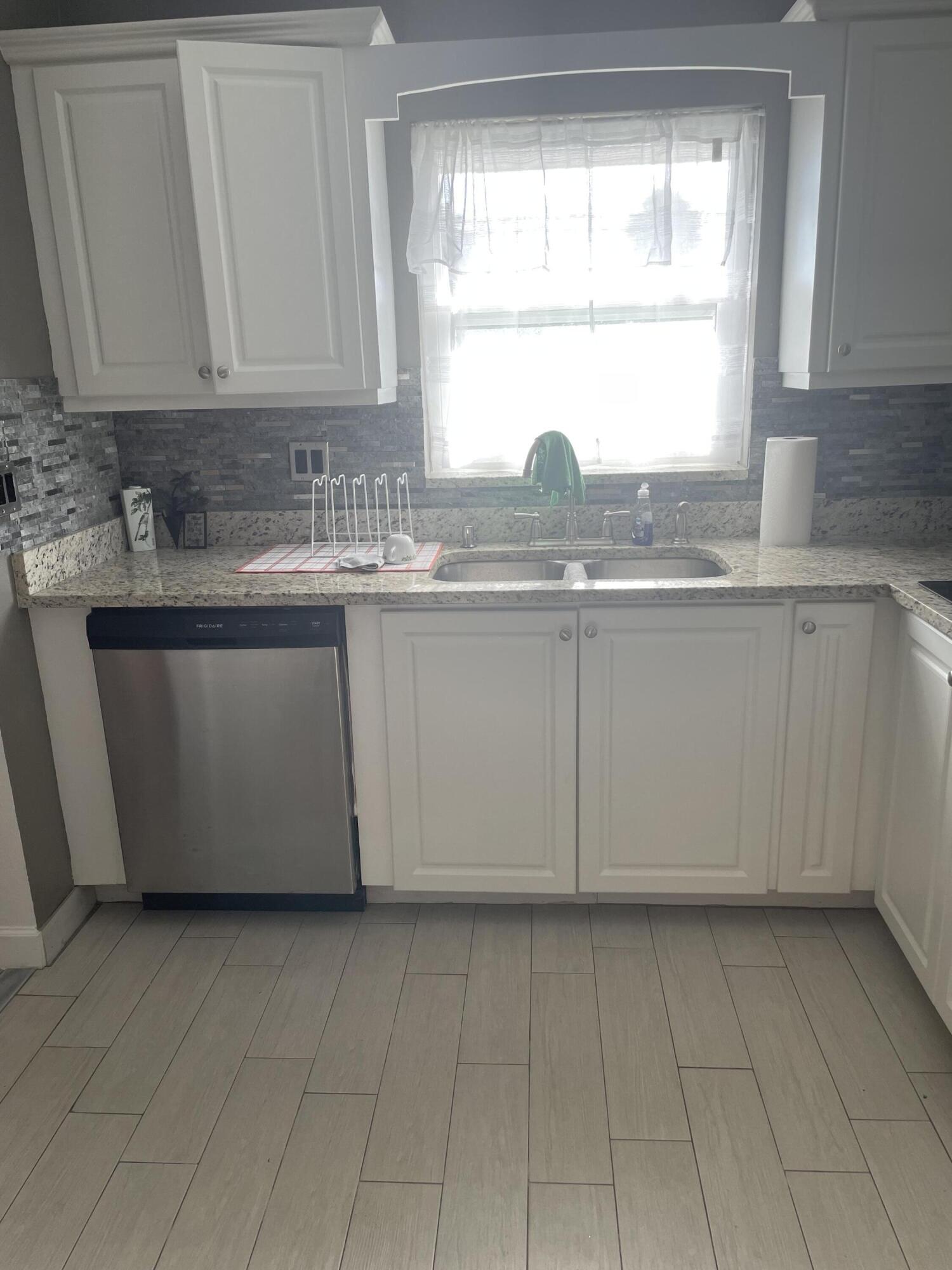 5725 Fernley Drive E # 30 — Photo 4