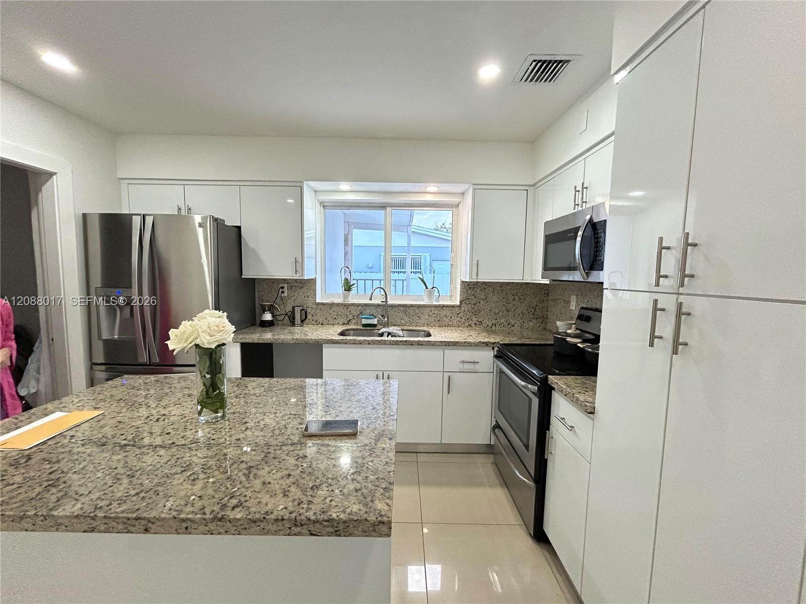 10521 Caribbean Blvd — Photo 4