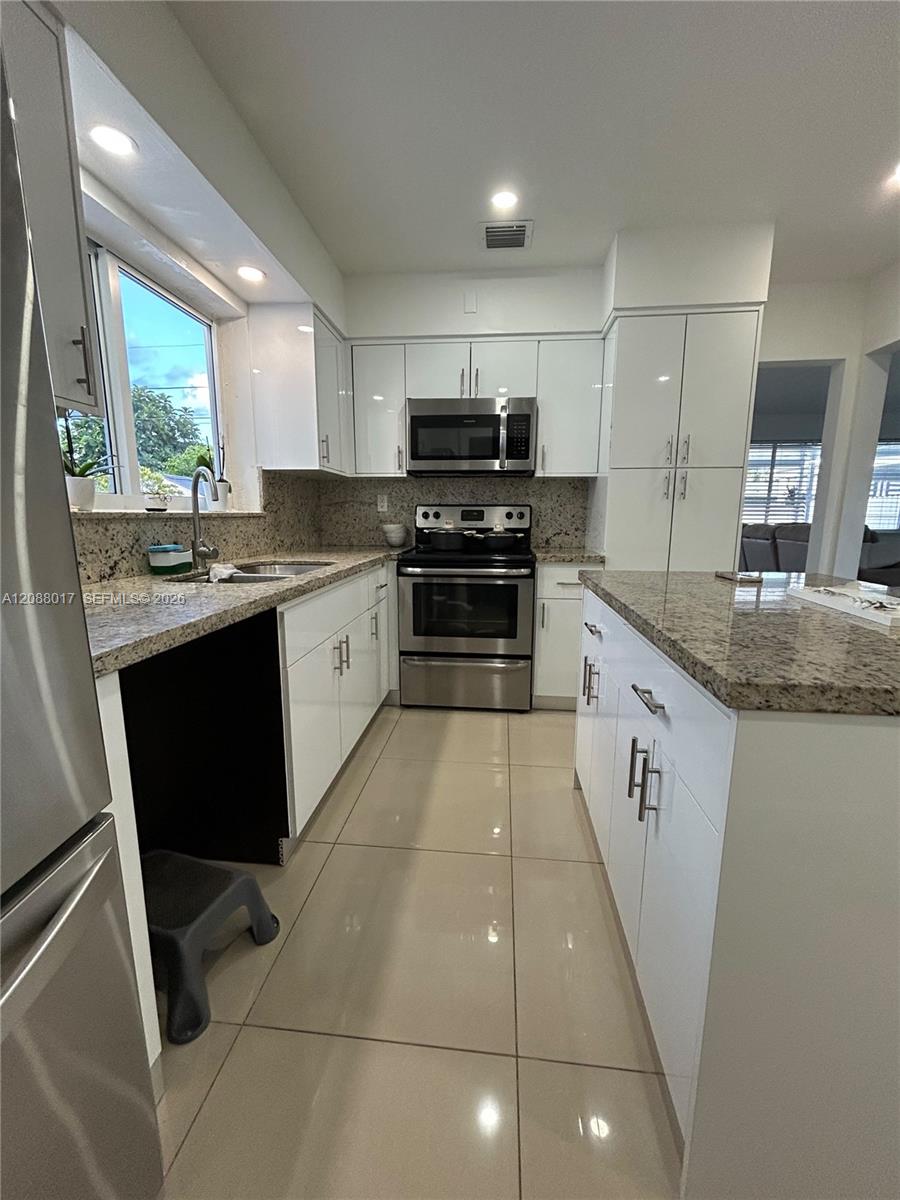 10521 Caribbean Blvd — Photo 5