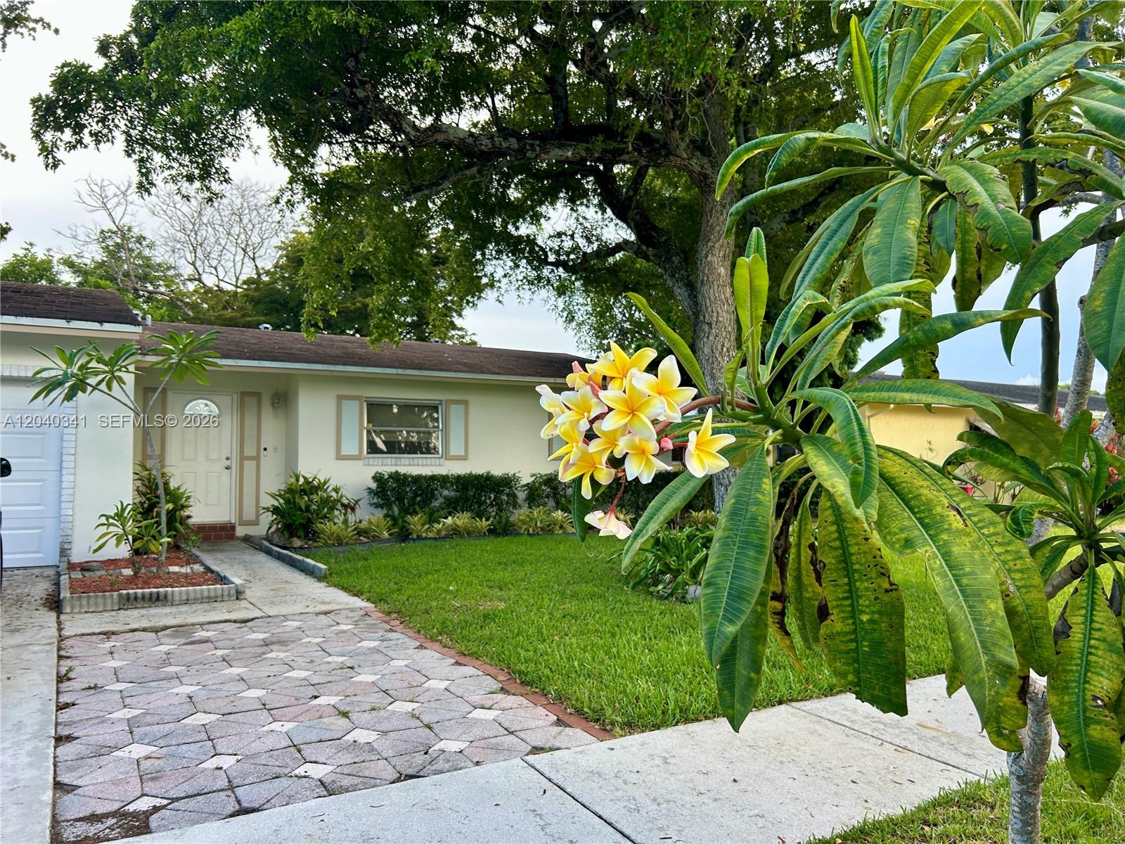7262 SW 1st St, Margate FL 33068