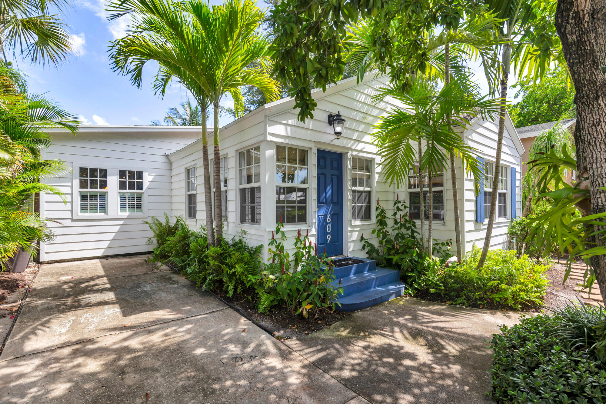 609 PALM Street — Photo 2