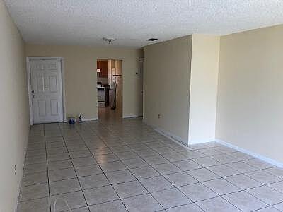 800 SW 9TH Street — Photo 4