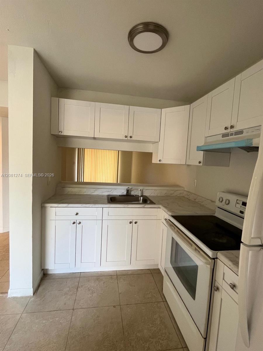 4178 Lakeside Dr # 4178 — Photo 2