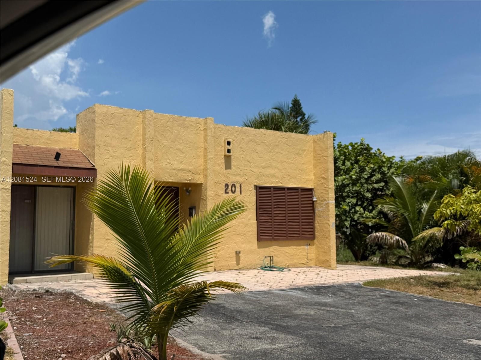 201 NW 43rd Pl # 201, Deerfield Beach FL 33064