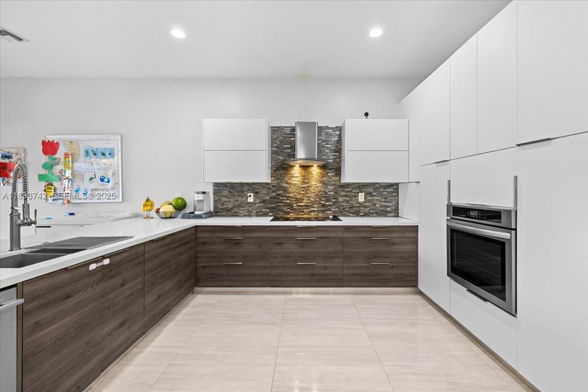 2726 Treasure Cove Cir — Photo 4
