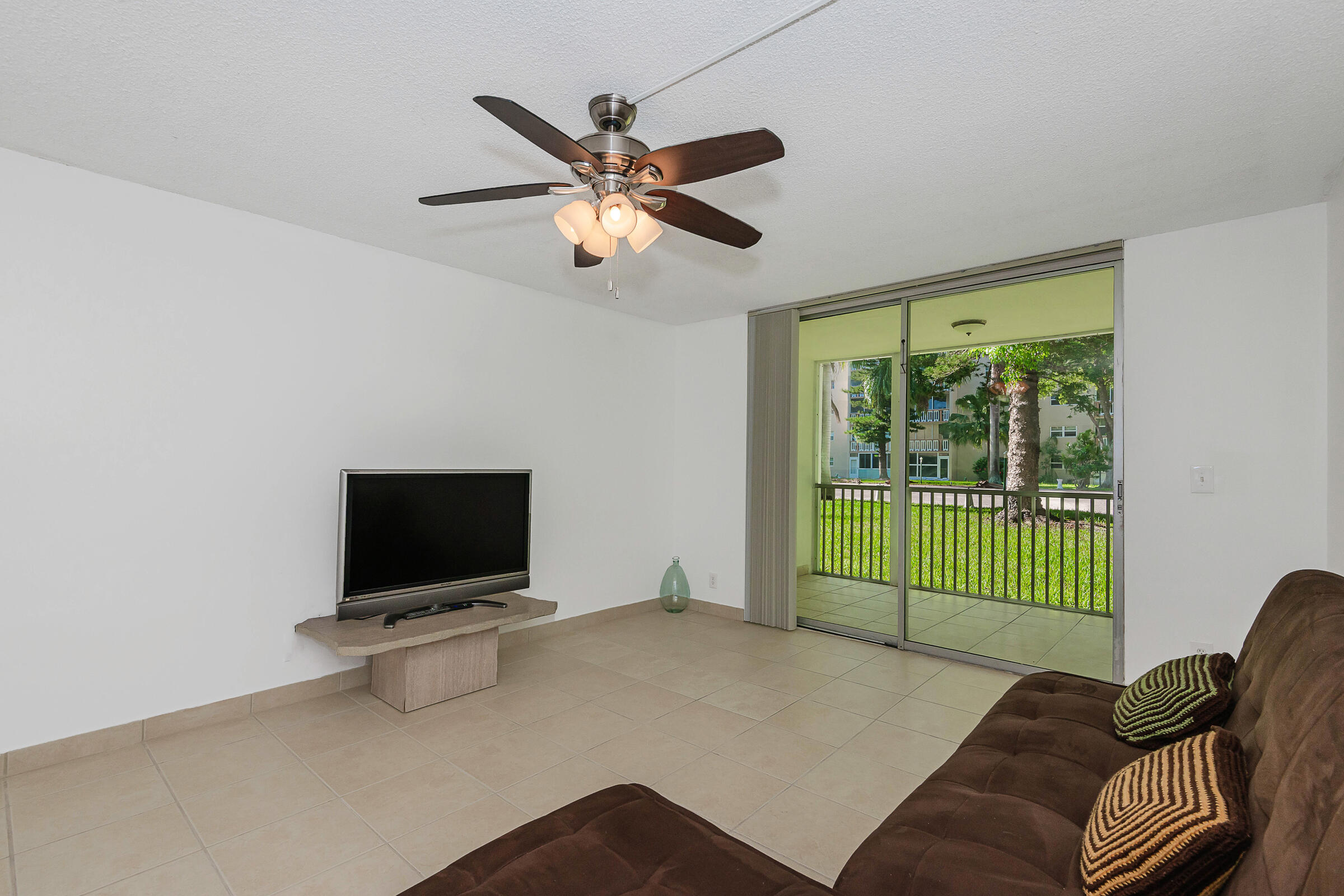 1000 NE 12TH Avenue # 104 View 9