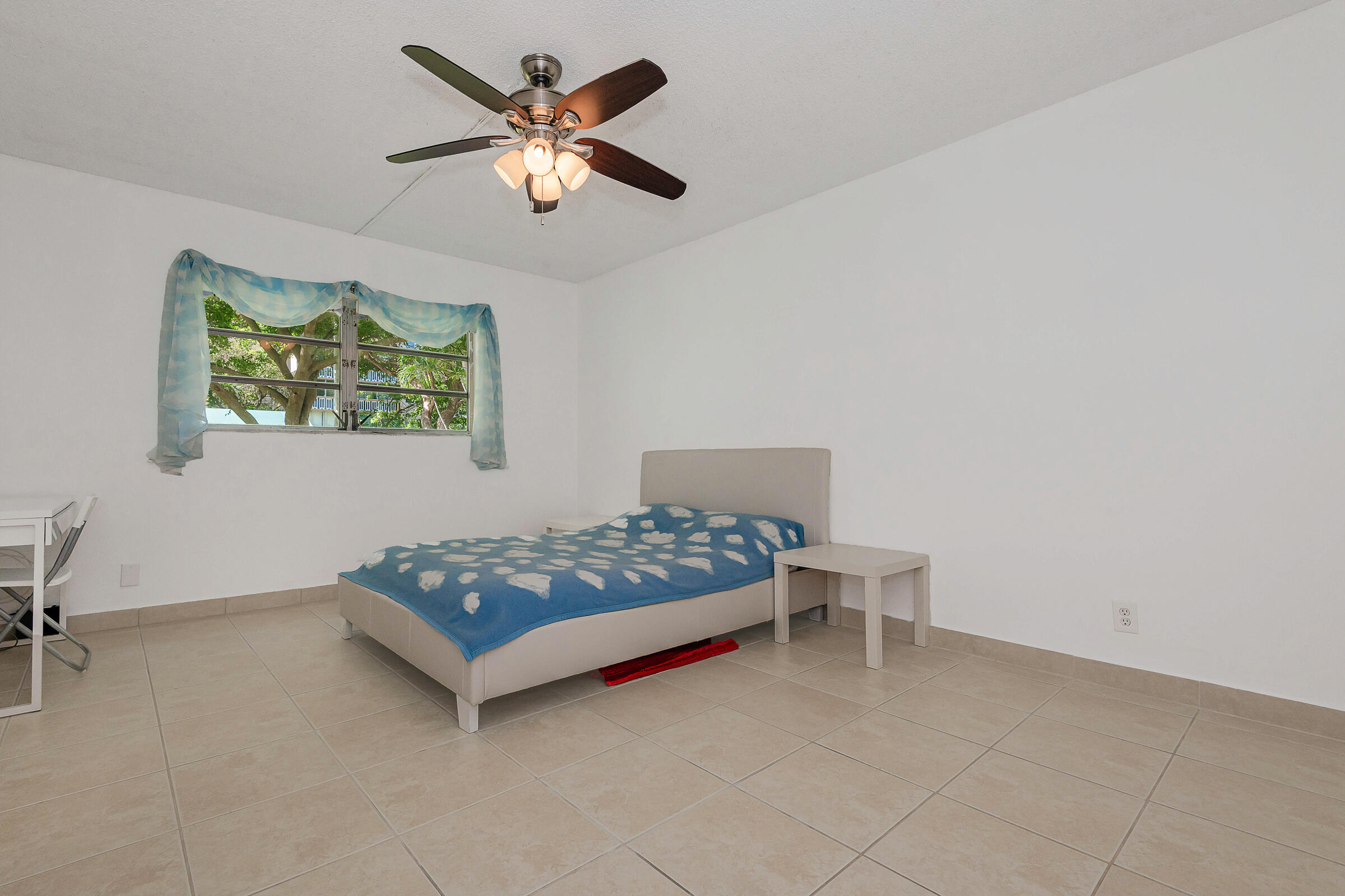 1000 NE 12TH Avenue # 104 View 15