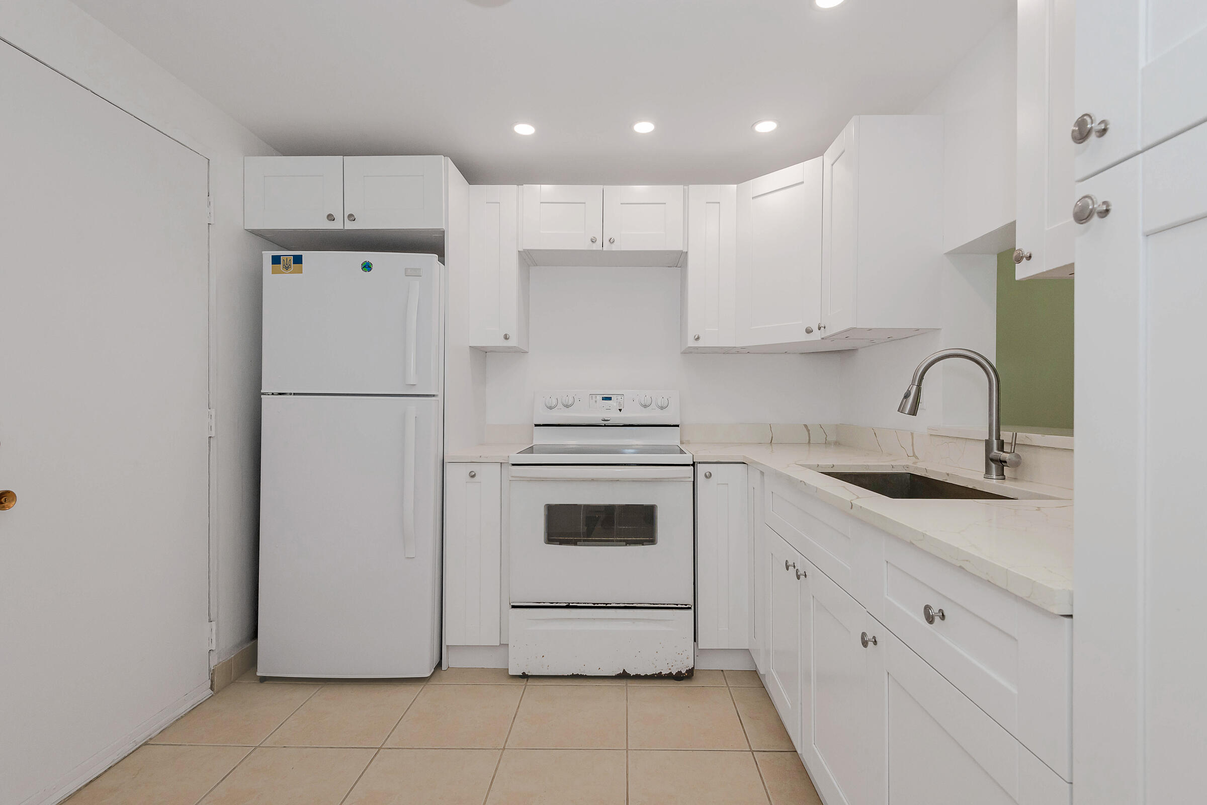 1000 NE 12TH Avenue # 104 View 11
