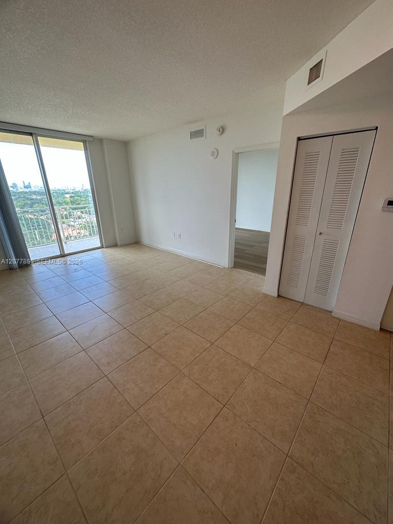 215 SW 42nd Ave # PH11 — Photo 3