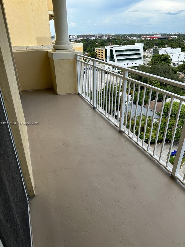 215 SW 42nd Ave # PH11 — Photo 5