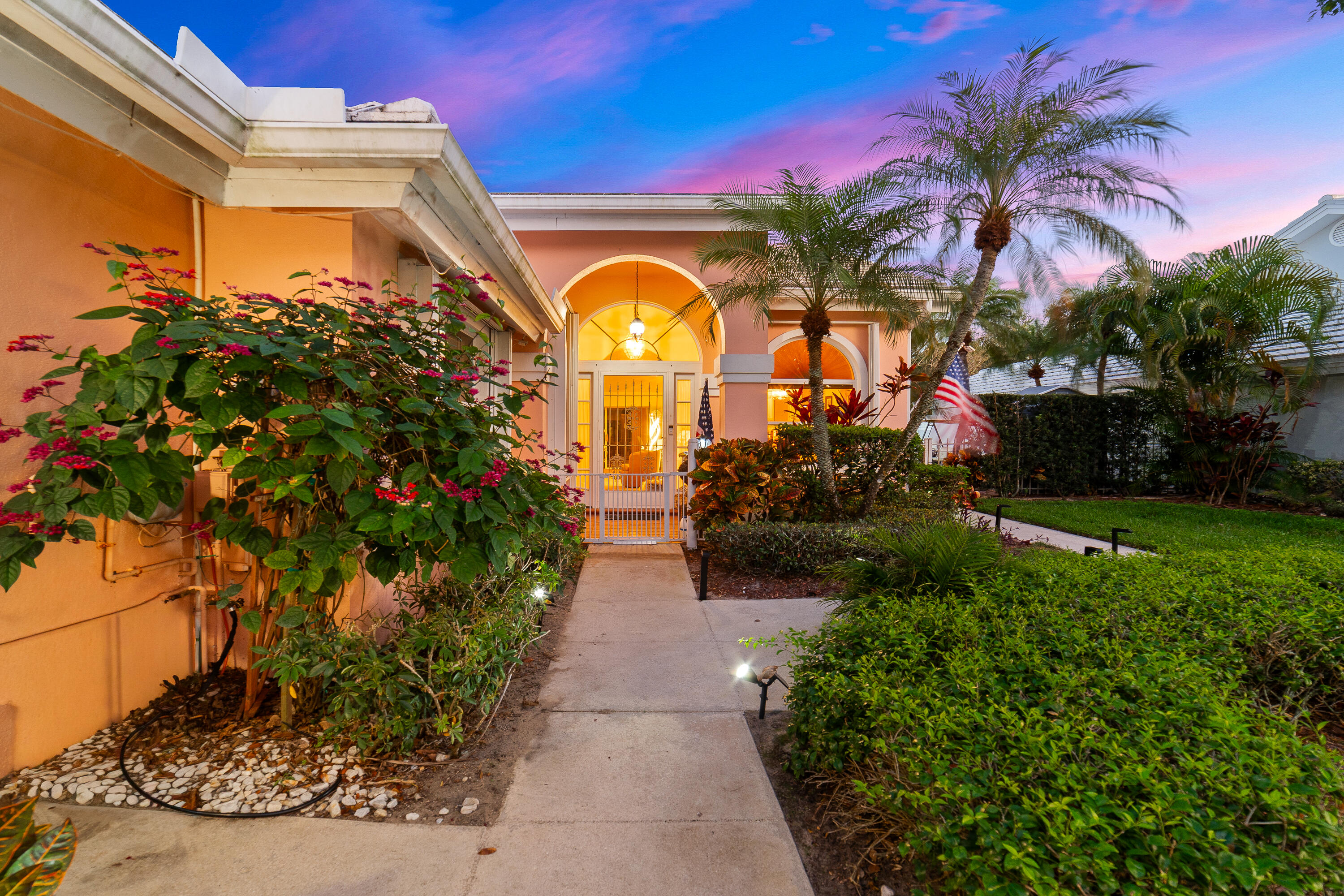 2370 Saratoga Bay Drive — Photo 4