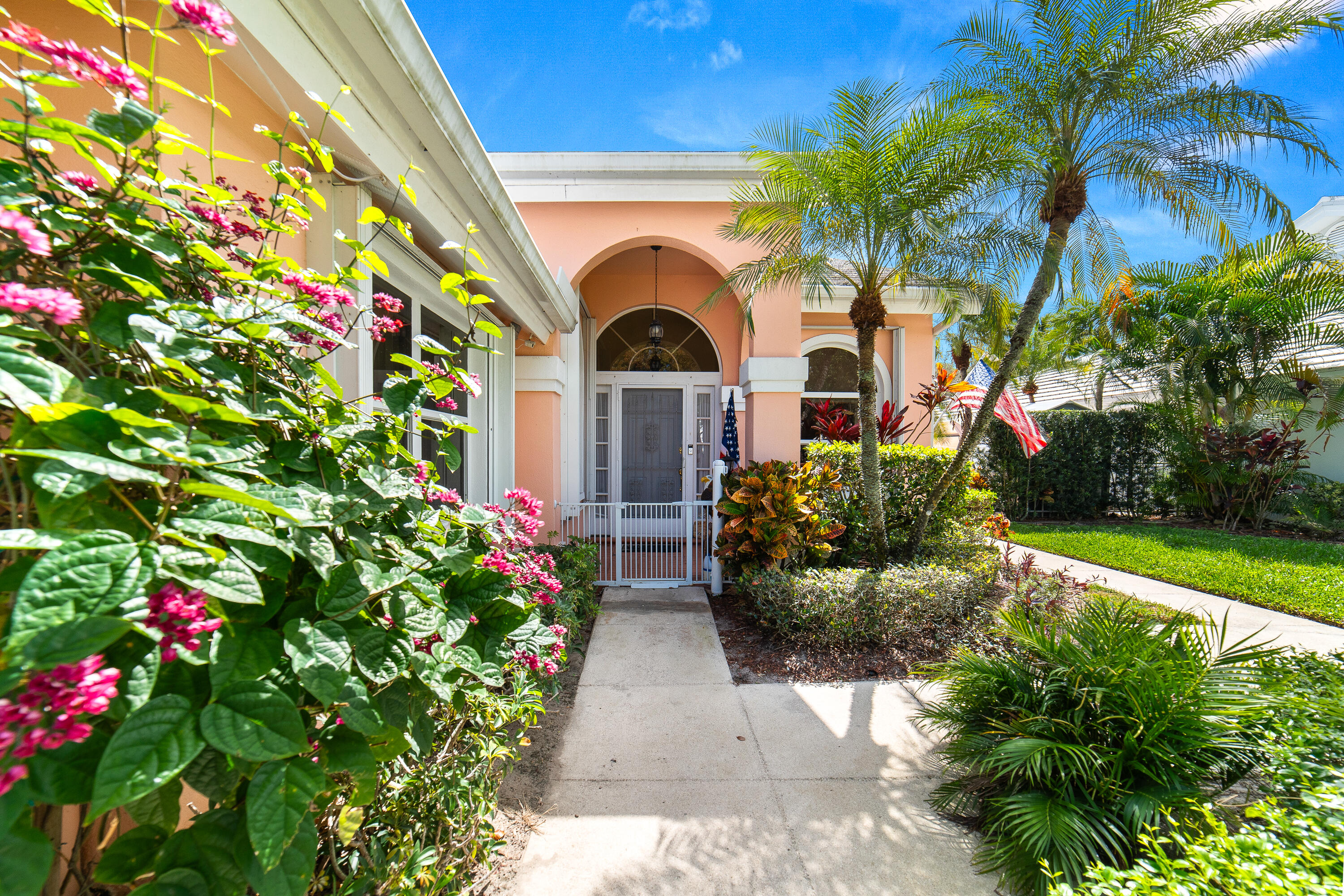 2370 Saratoga Bay Drive — Photo 5