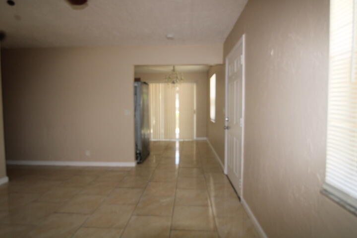 1412 W 6TH Street — Photo 4