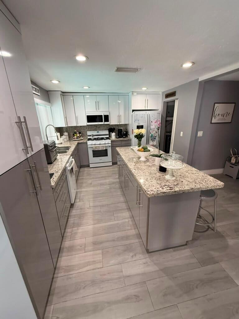 9340 NW 21ST Manor, Sunrise FL 33322
