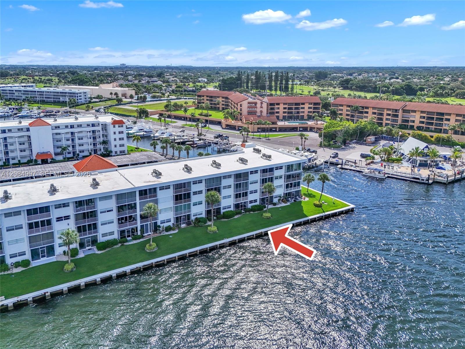 20 Yacht Club Dr # 103 — Photo 2