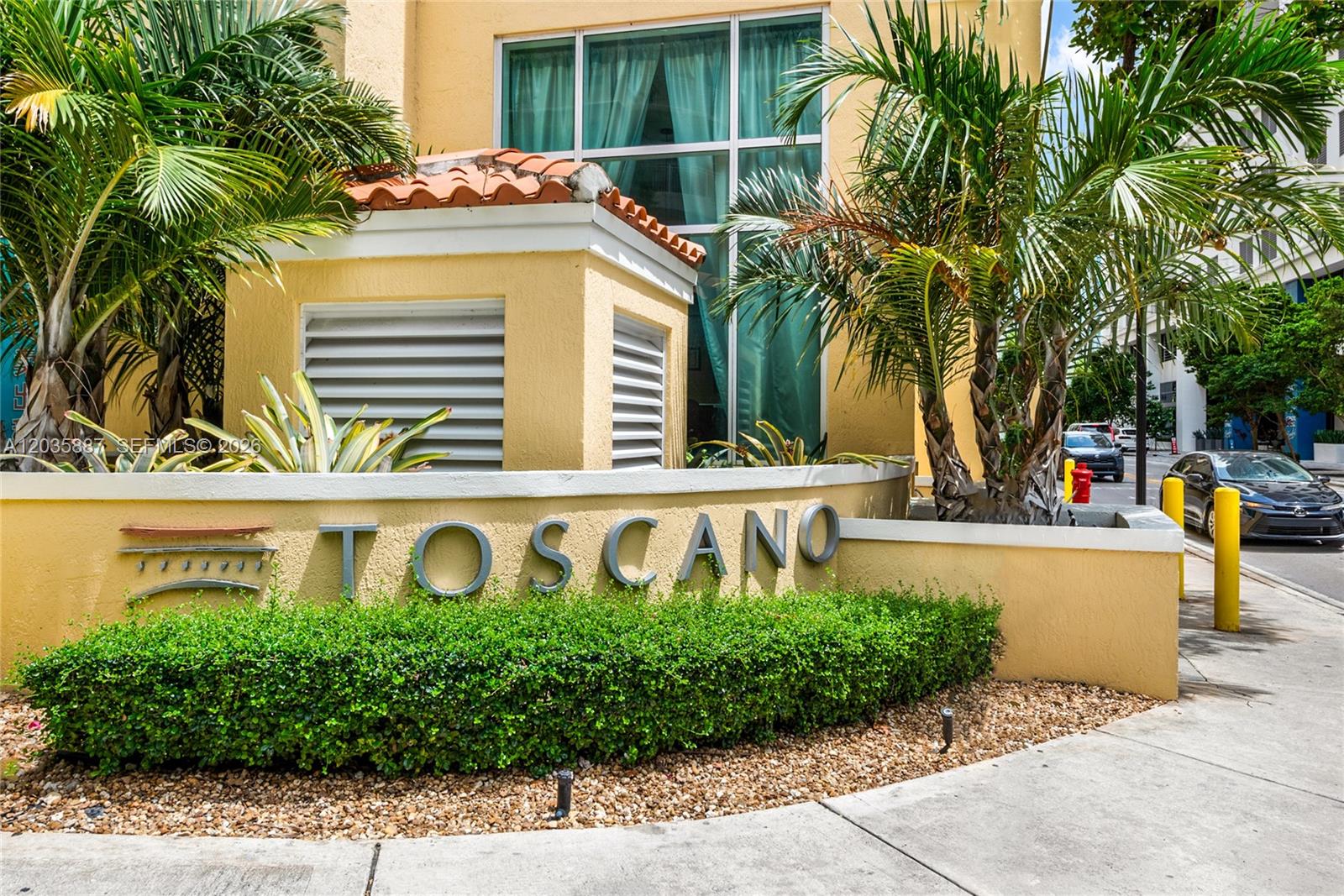 7375 SW 90th St # TH107, Miami FL 33156
