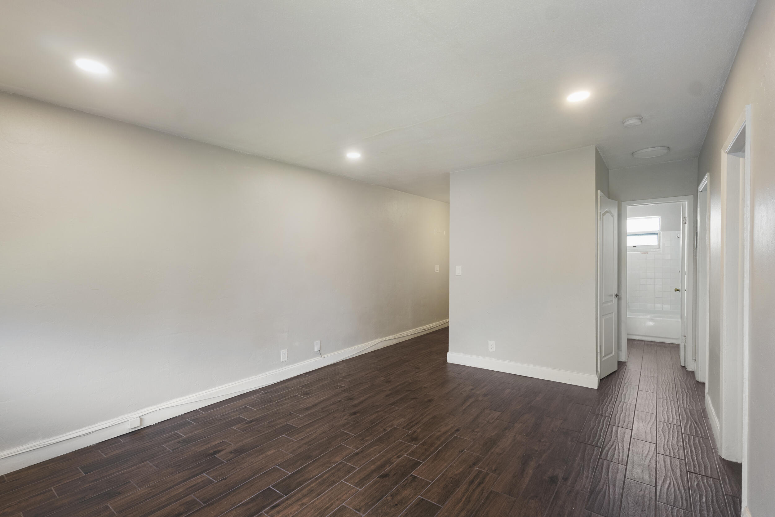 730 NW 4th Avenue # 3 — Photo 3