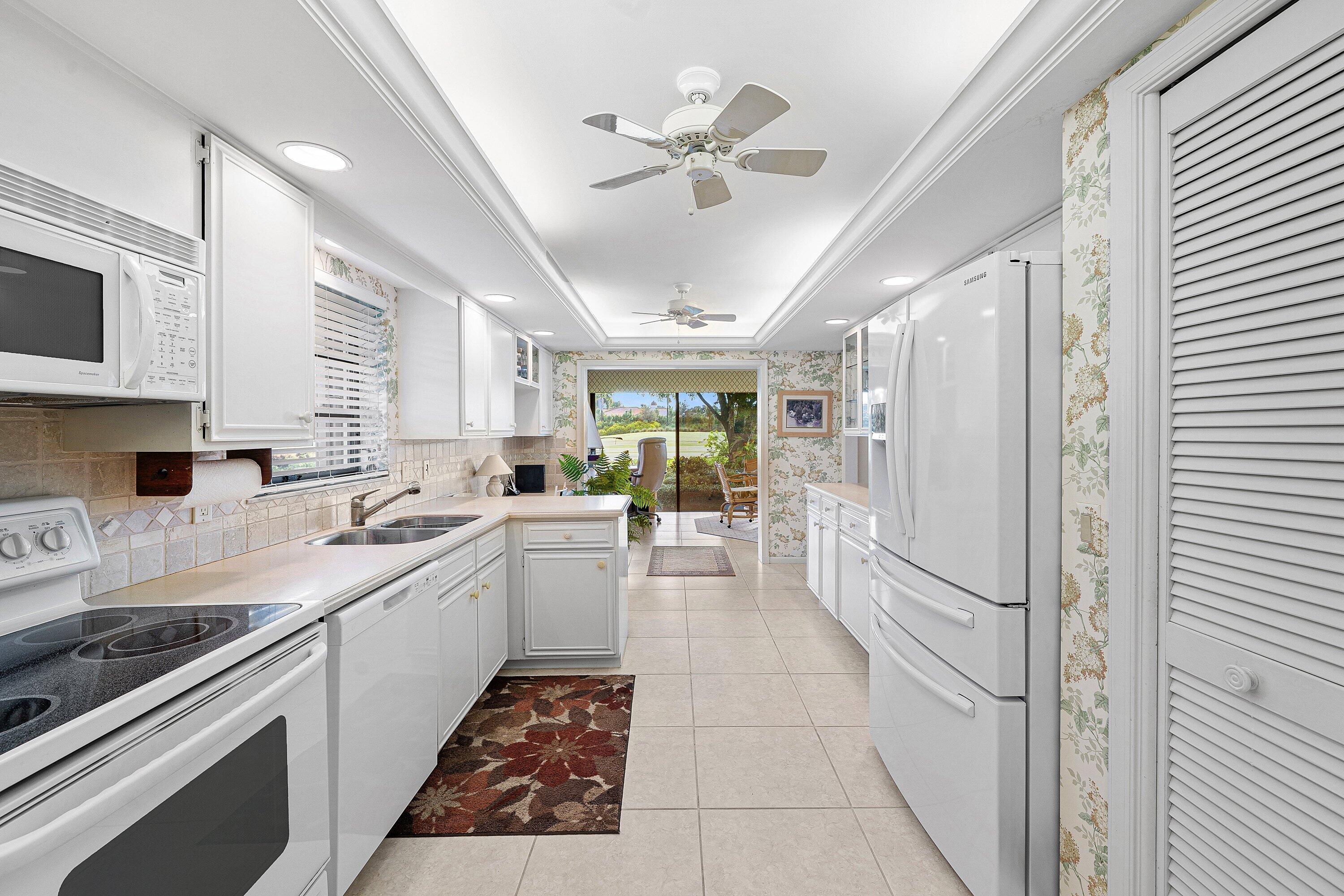 10620 Limeberry Drive — Photo 4