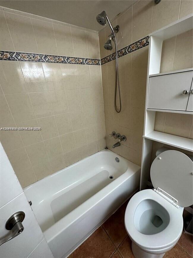 1801 S Treasure Dr # 112 — Photo 4