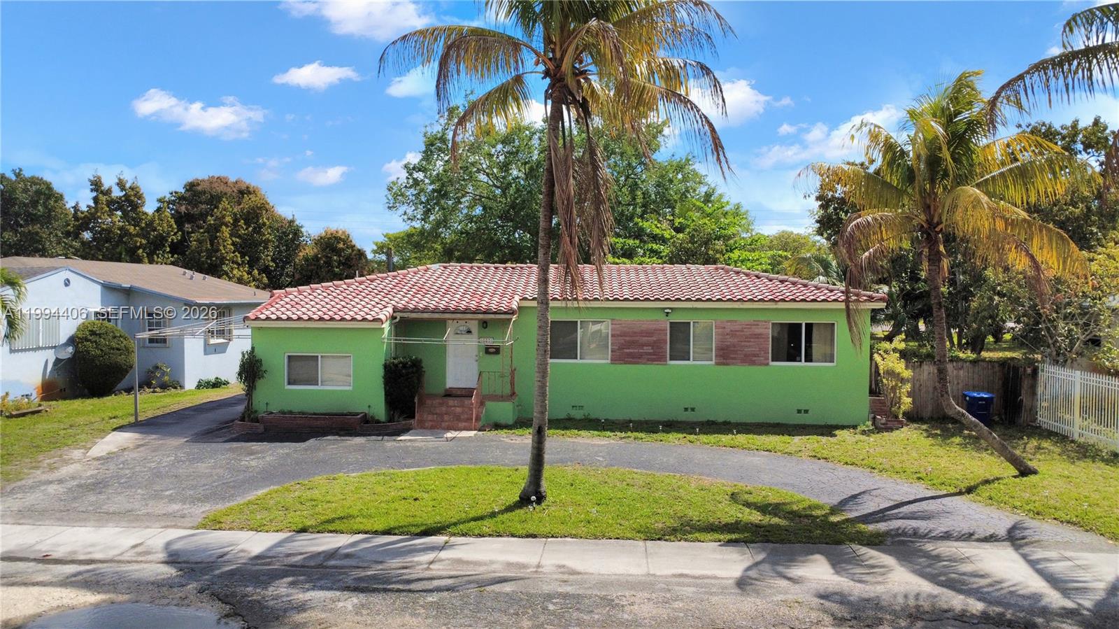 12901 NW Miami Ct — Photo 2