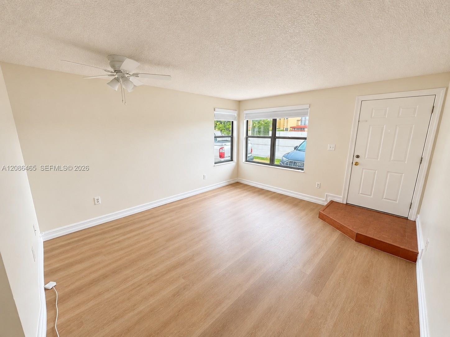 2071 W 54th St # 77 — Photo 3
