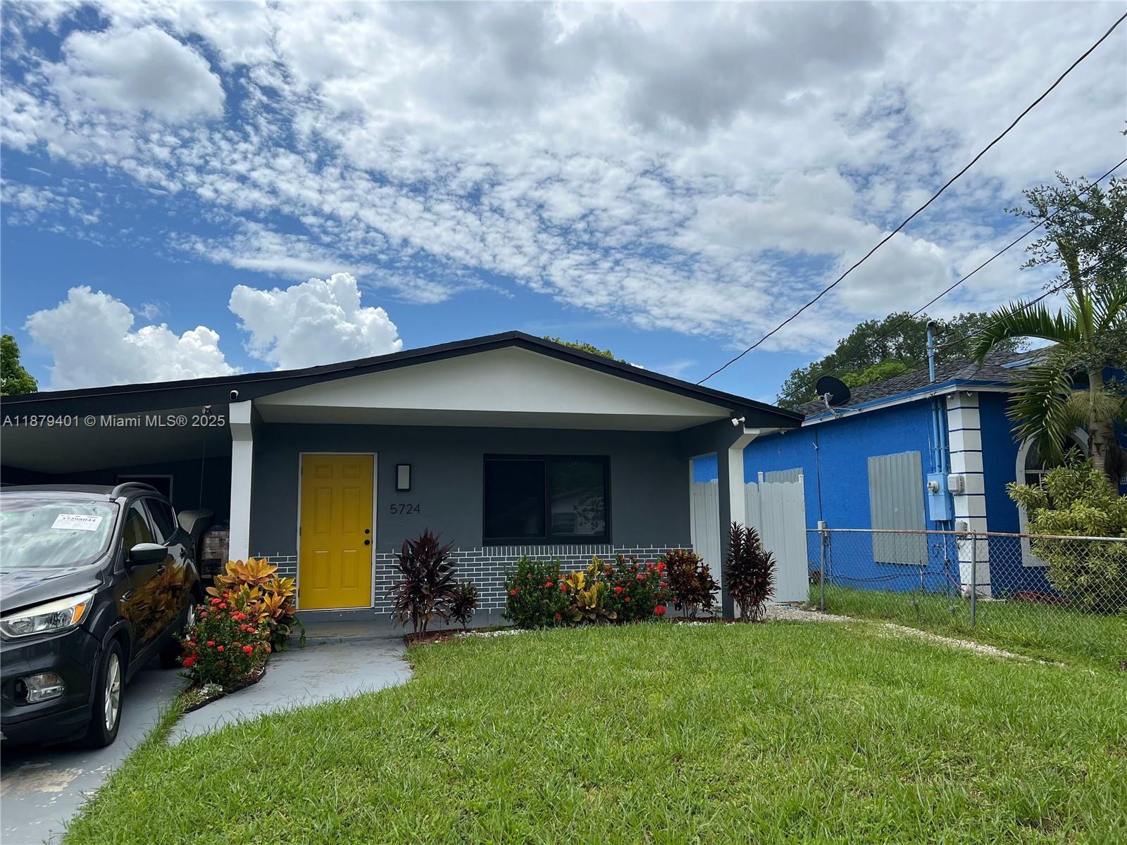 5724 SW 18th St — Photo 5