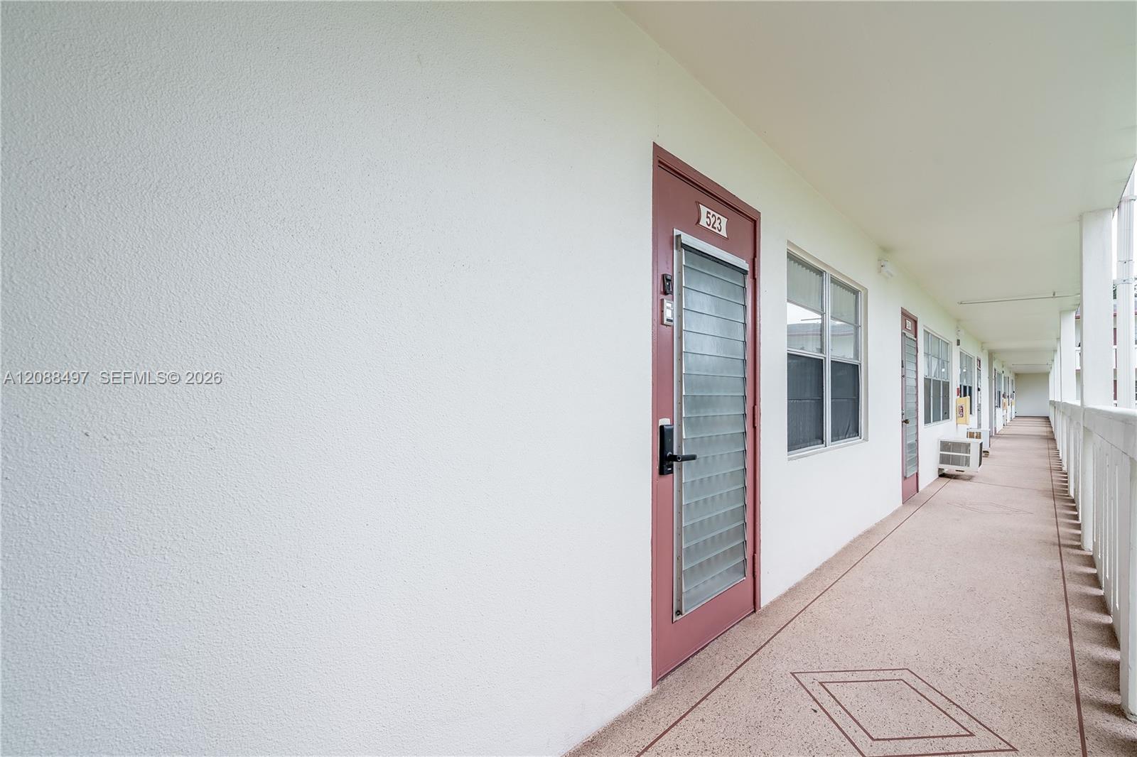523 Fanshaw M # 523 — Photo 2