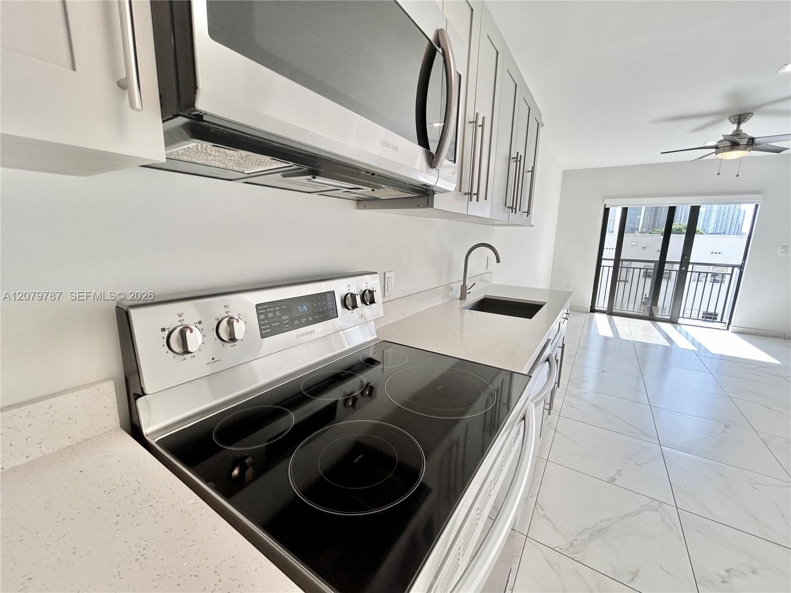 836 SW 2nd St # 404 — Photo 3