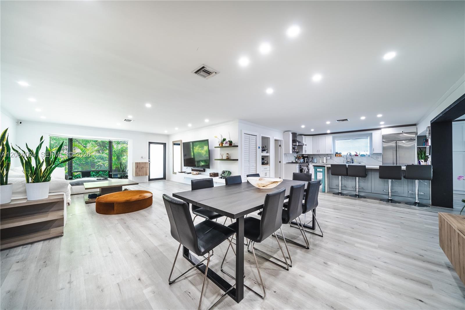 1301 Funston St — Photo 3