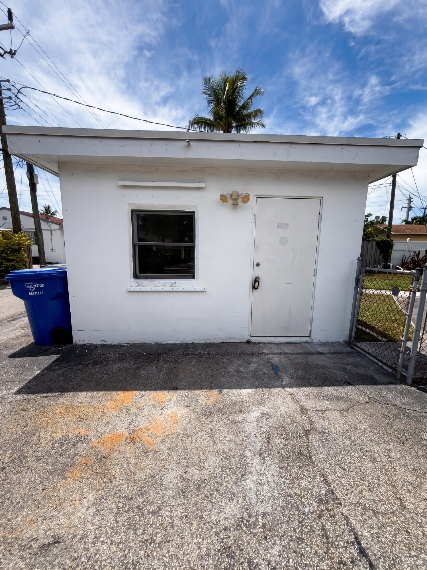 1711 N 17TH Court # C — Photo 5