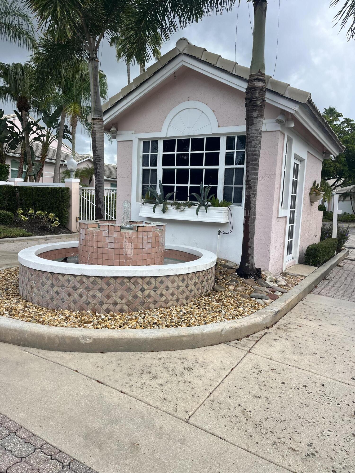 181 Green Point Circle — Photo 2