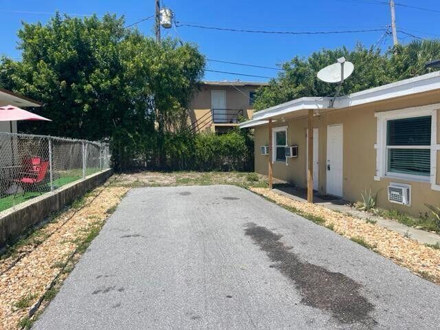 725 21st Street # 2, West Palm Beach FL 33407
