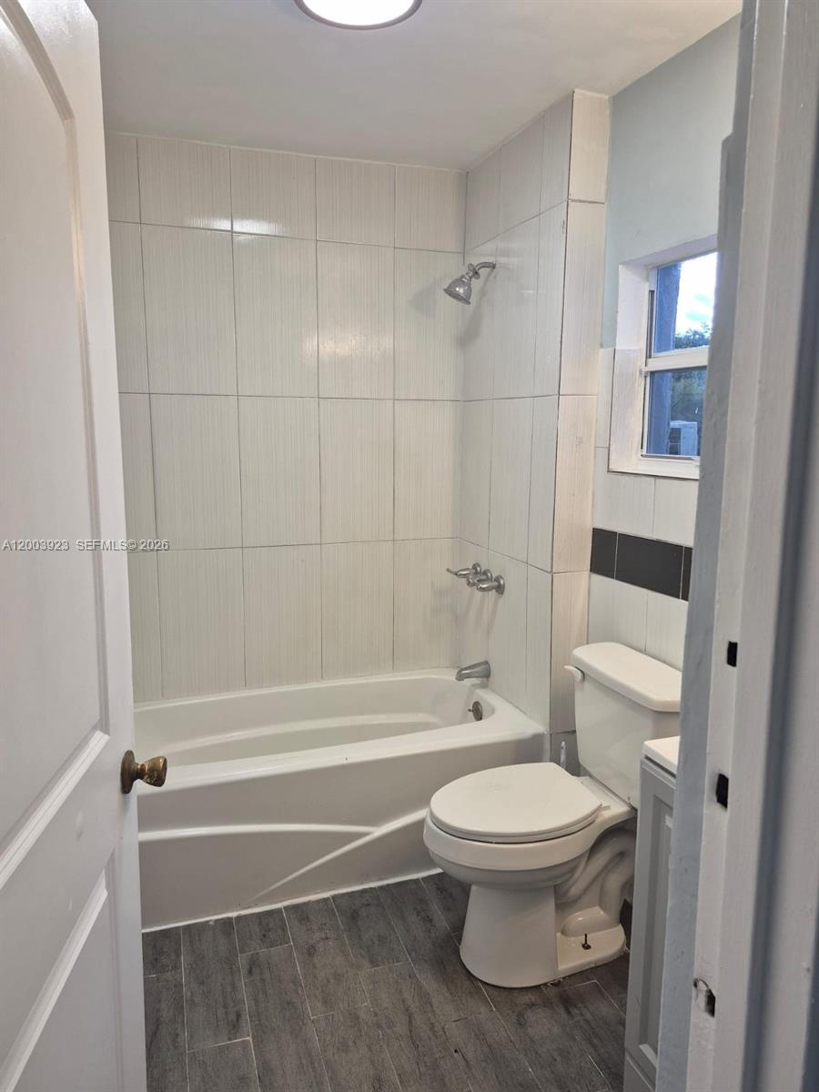 1231 NW 101st St # 2, Miami FL 33147