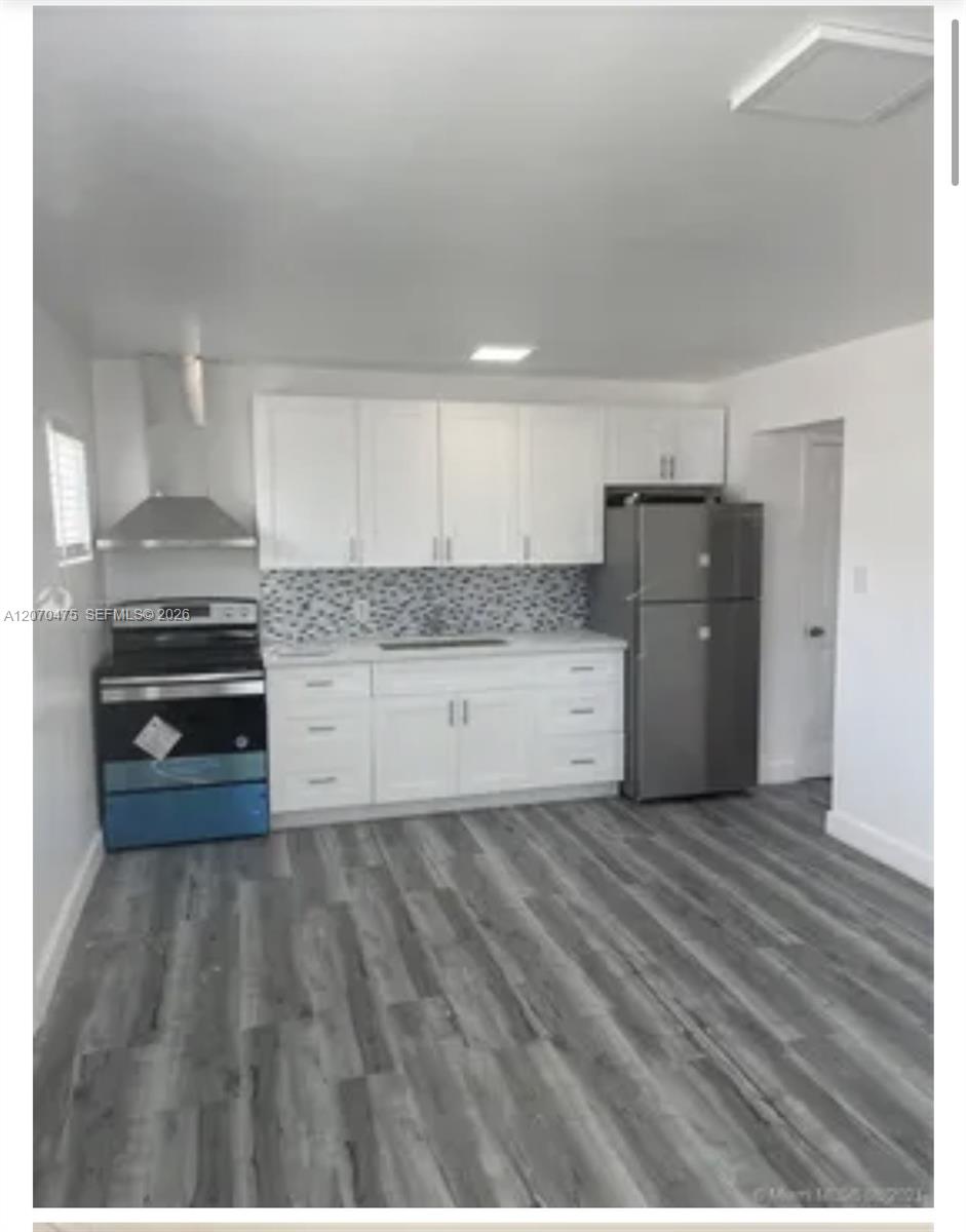 741 NW 4th St # 3 — Photo 2