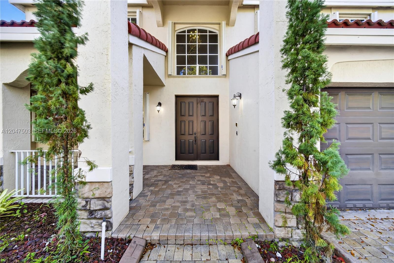 1325 Chenille Cir — Photo 2