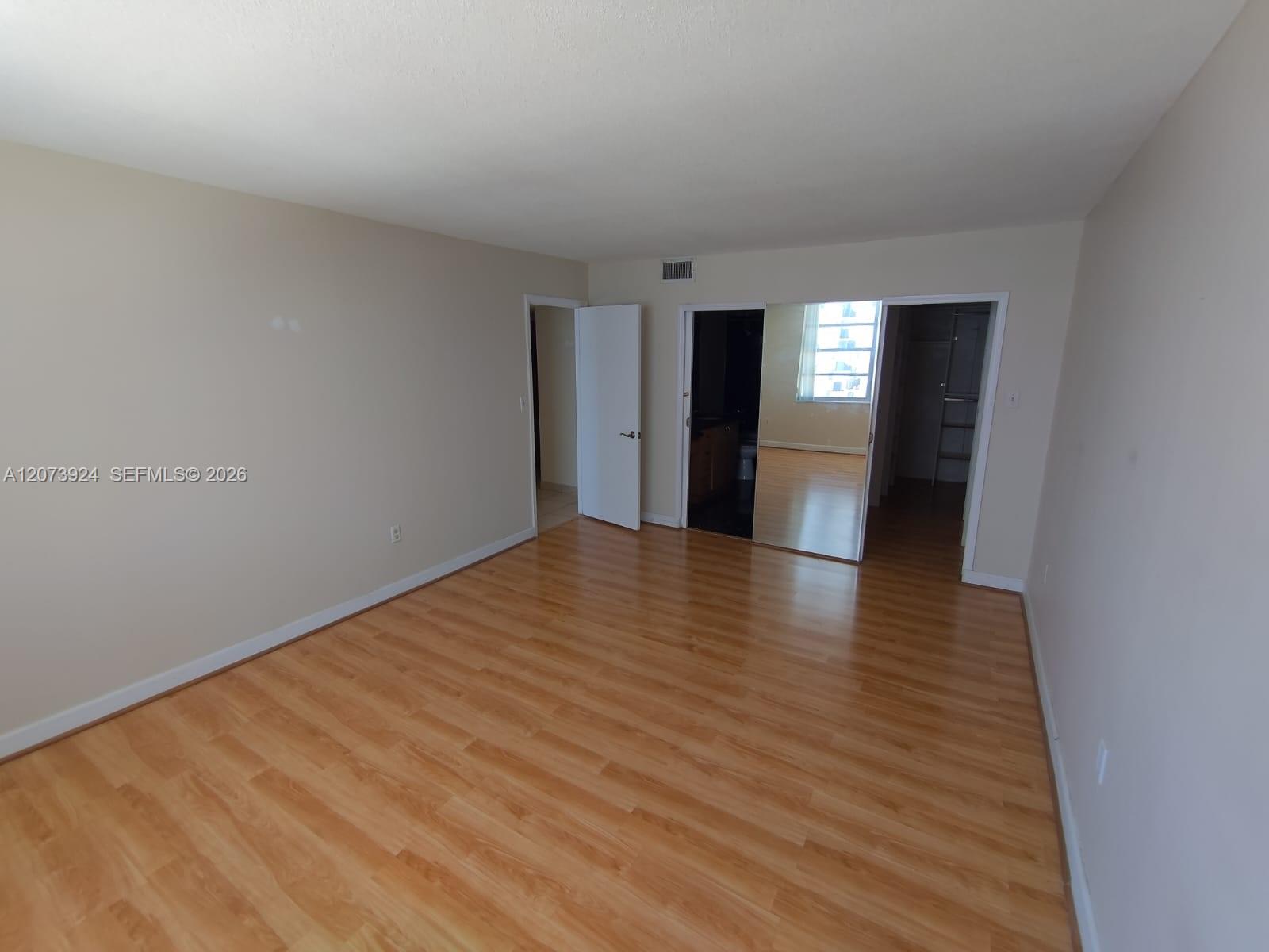 2780 NE 183rd St # 1402 — Photo 2