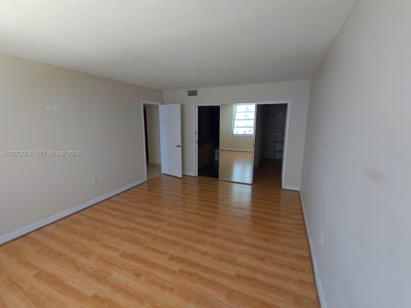 2780 NE 183rd St # 1402 — Photo 3