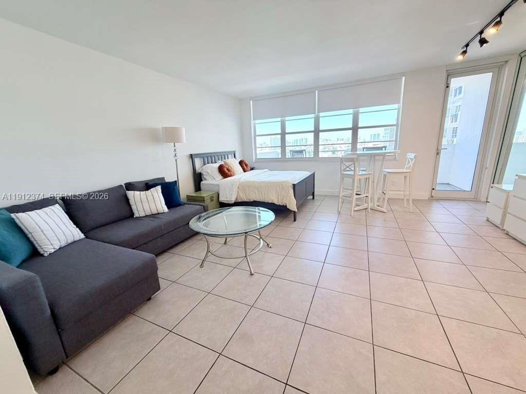 100 Lincoln Rd # 1220, Miami Beach FL 33139