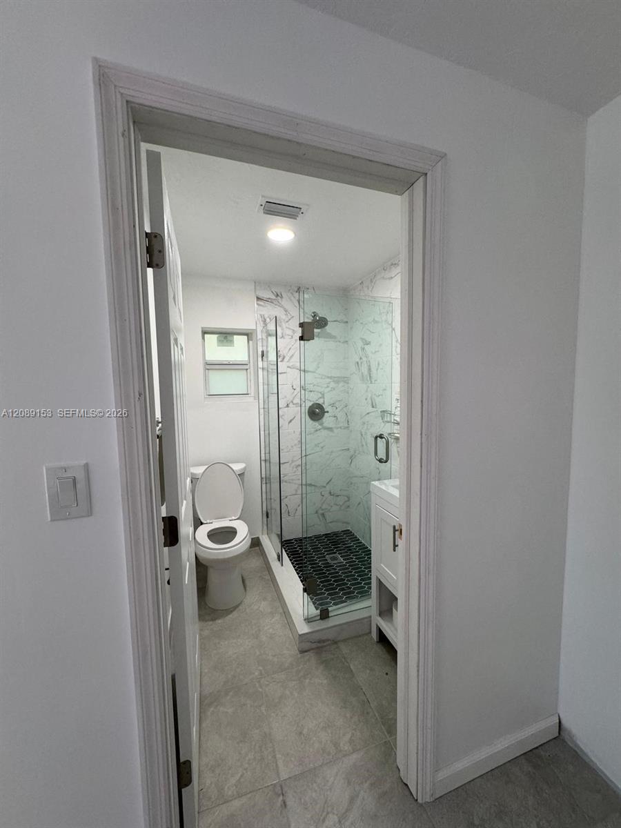 1416 SW 27th St — Photo 3