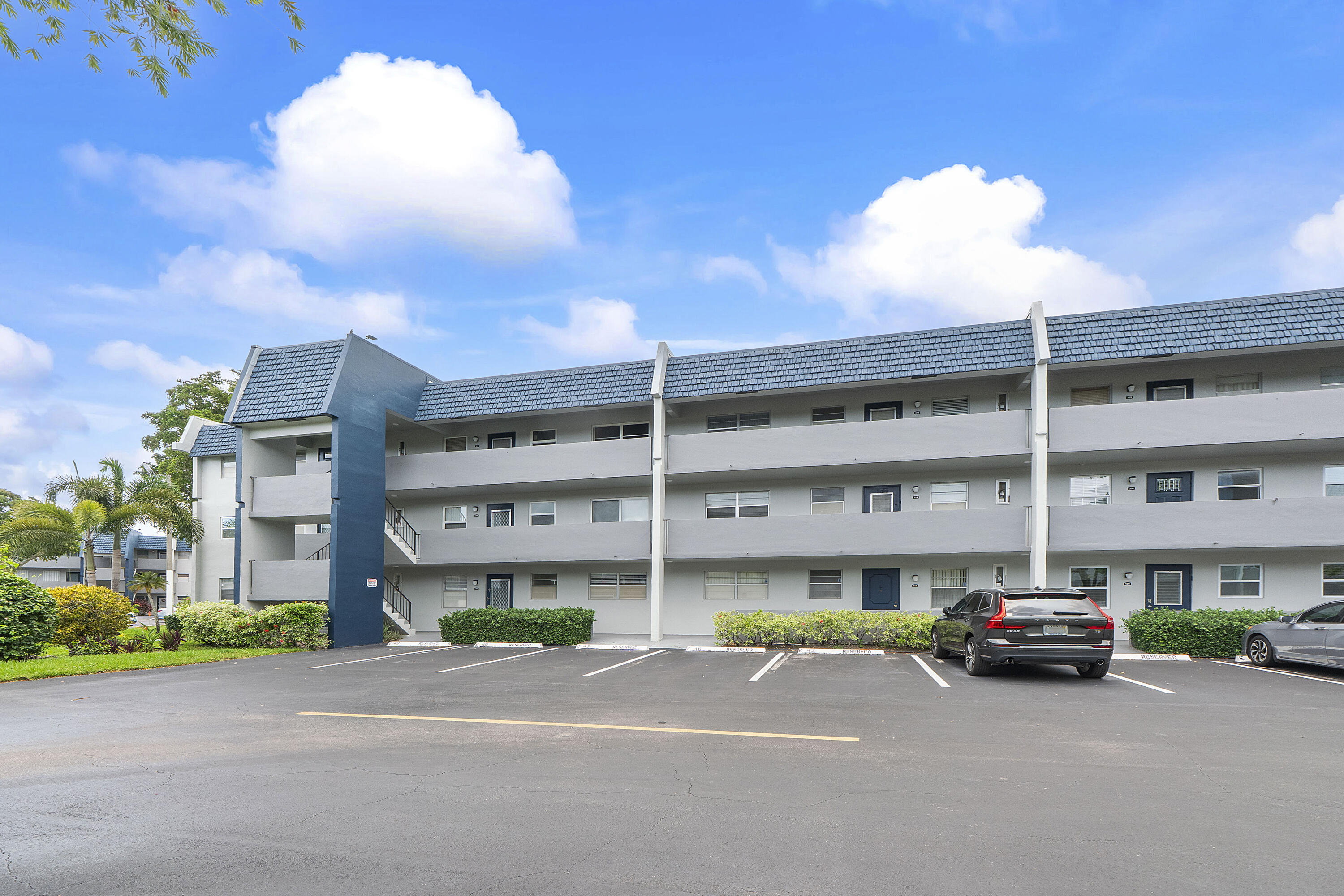 7837 Golf Circle Drive # 212, Margate FL 33063