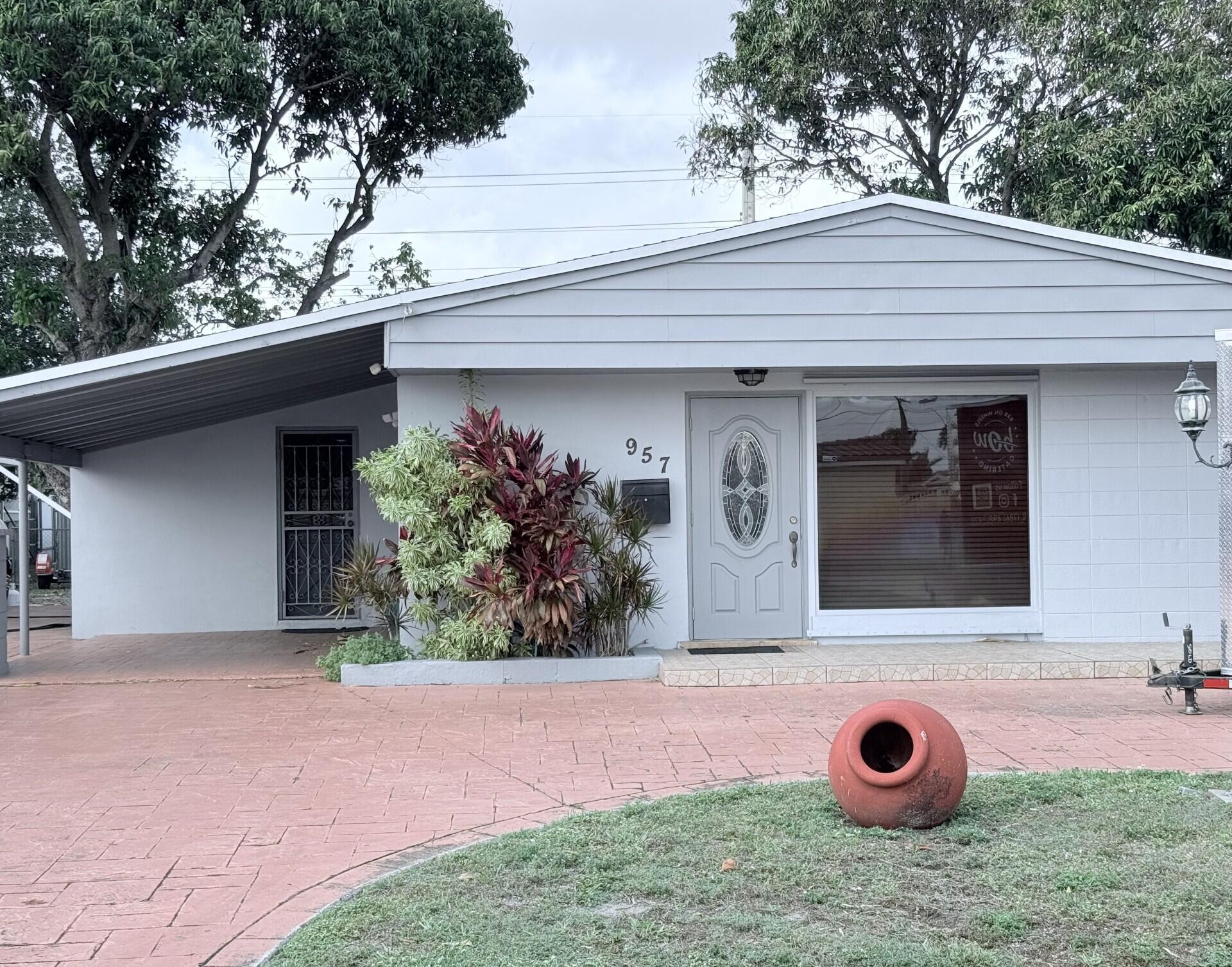 957 W 67th Street, Hialeah FL 33012