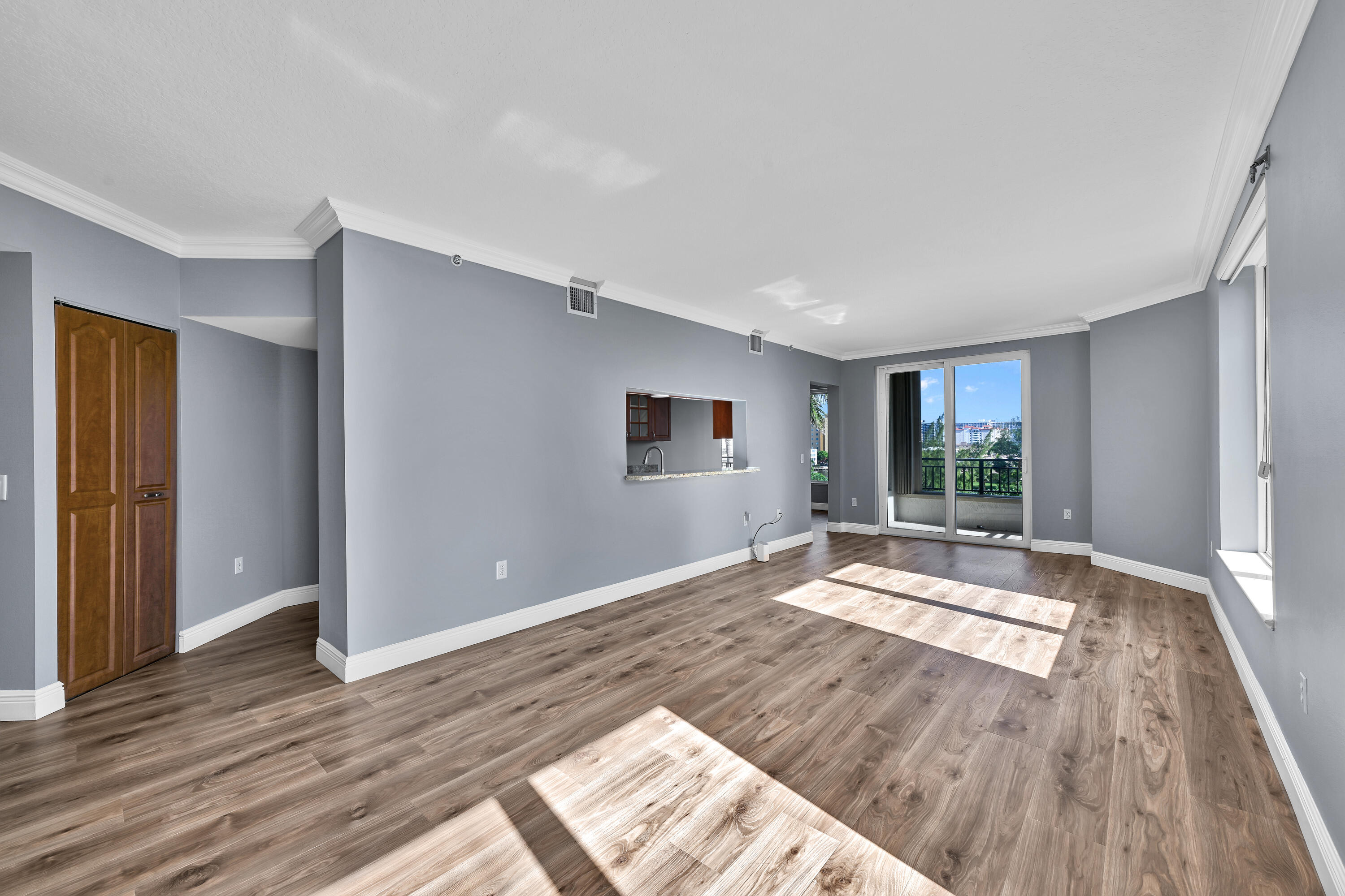 2880 NE 14th Street Causeway # 413 — Photo 2