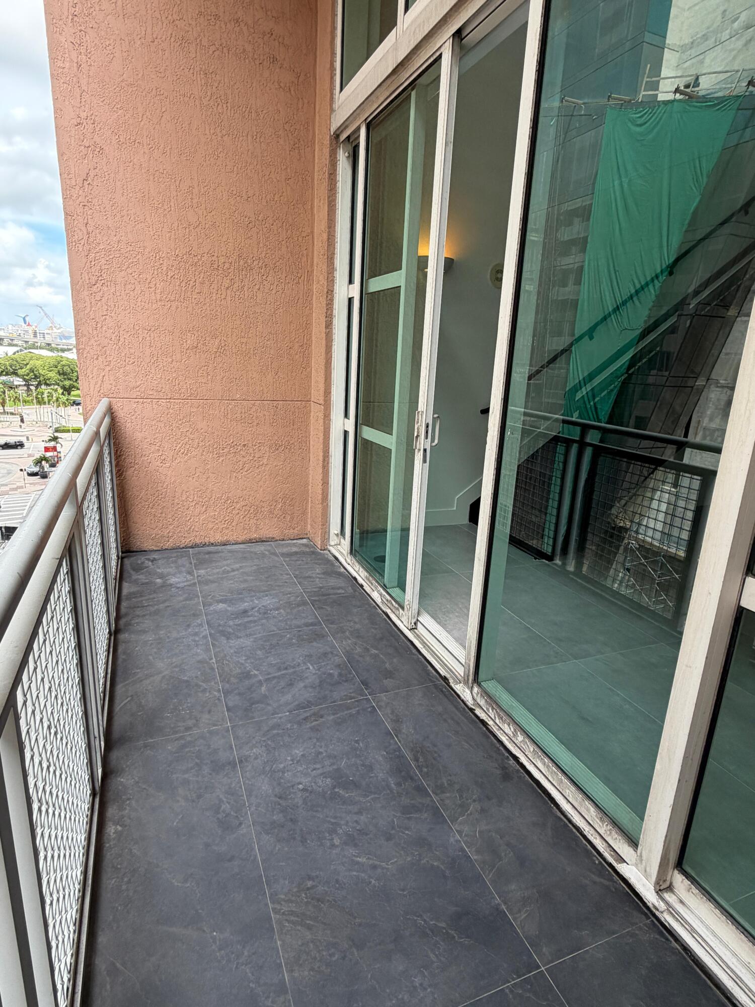 244 BISCAYNE Boulevard # 645 — Photo 2