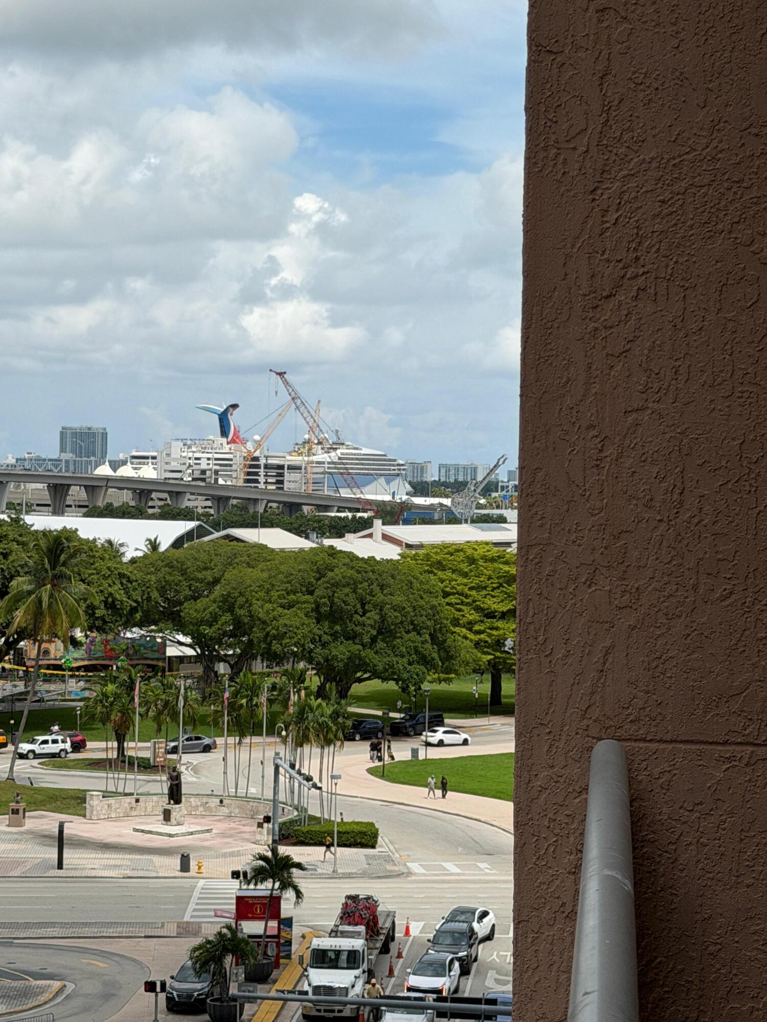 244 BISCAYNE Boulevard # 645 — Photo 3