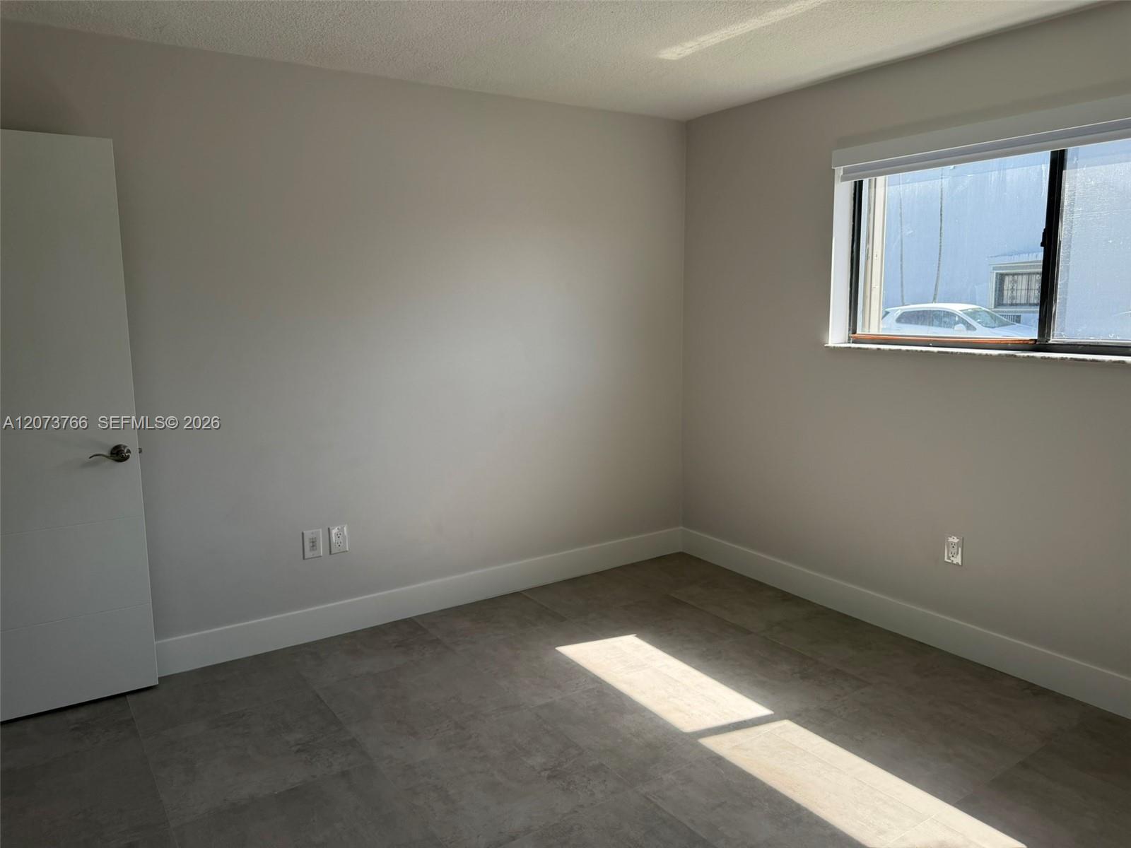 1360 W 41st St # 103 — Photo 4